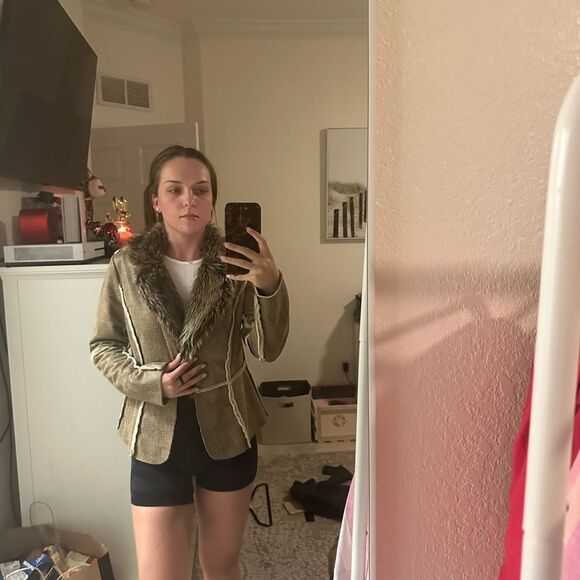 ✨BOGO FREE ✨EUC Allen Schwartz Jacket - Picture 1 of 5